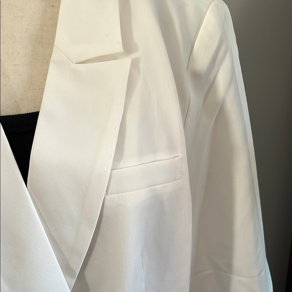 Elegant White Women's Blazer - Picture 5 of 8